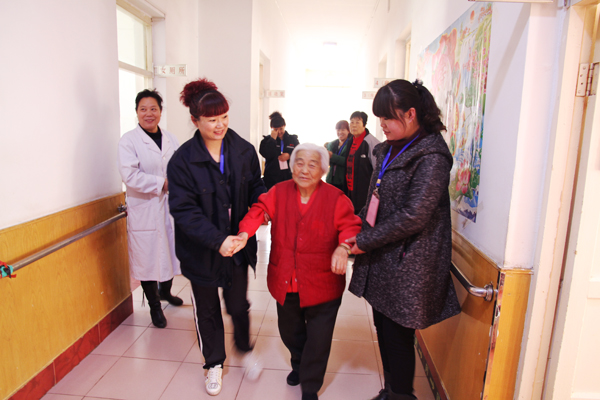 1579340313397183.jpg 老人的笑容,我們的快樂——公司青年志愿者走進(jìn)敬老院活動(dòng)側(cè)記.jpg